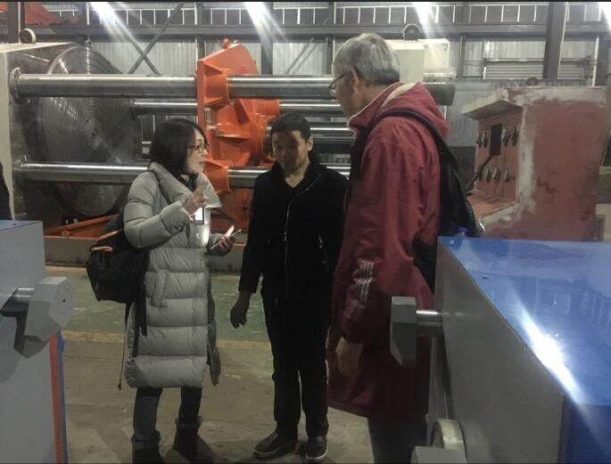 日本沢村閥門SAWAMURA VALVE質(zhì)檢部長來公司驗收閥門試驗臺。